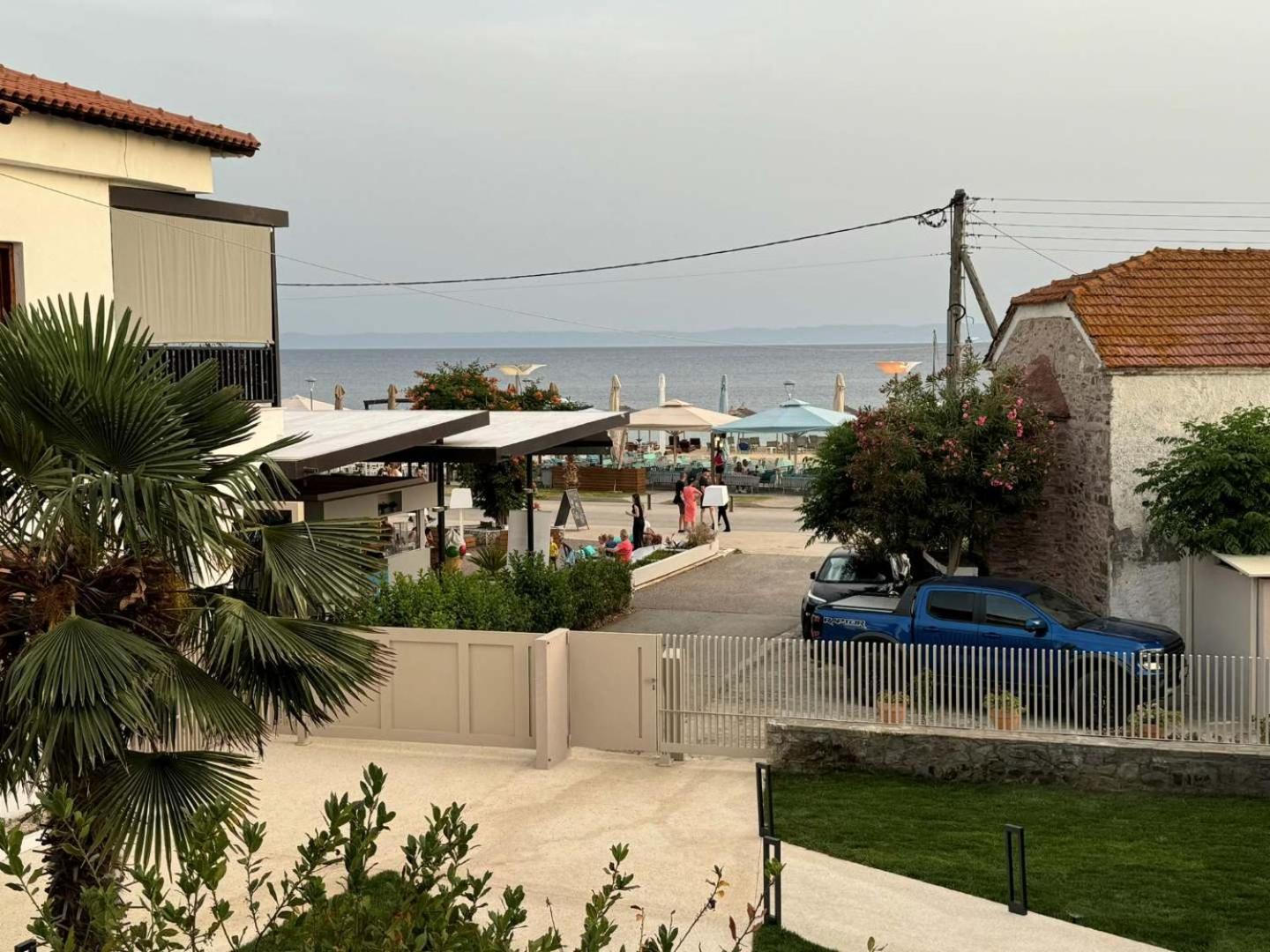 Studio Nikiti Beach Exterior foto