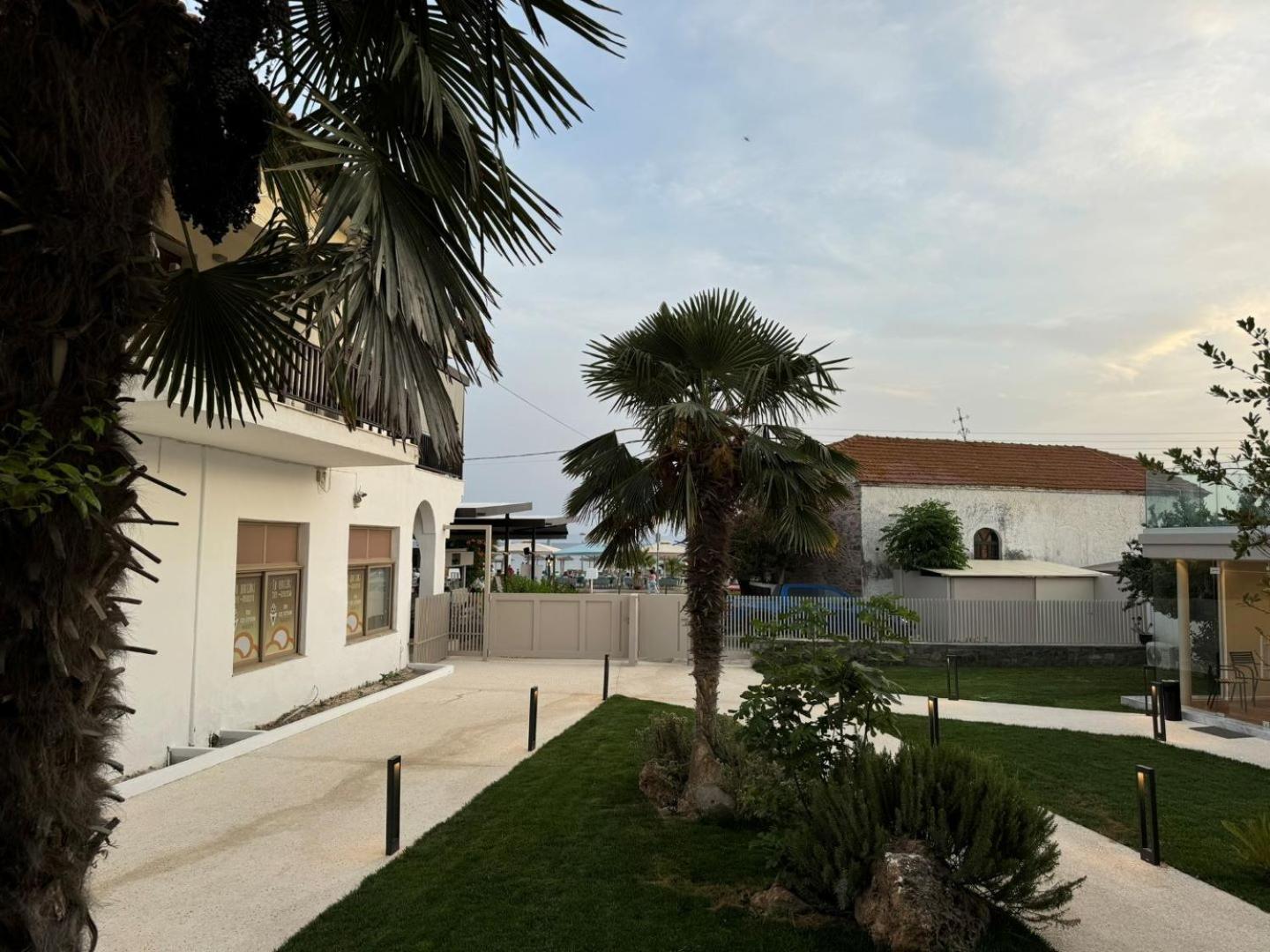 Studio Nikiti Beach Exterior foto